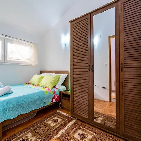 Apartment Irena Posedarje